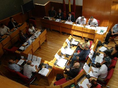 Aprobada, slo con los votos del PP, la bajada del sueldo del Alcalde de Lorca y los concejales, as como la reduccin de la asignacin y el personal de los grupos polticos
