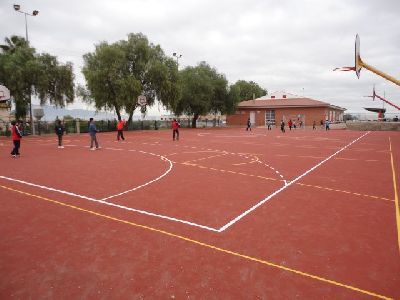 El Ayuntamiento de Lorca arregla y mejora las pistas polideportivas de Purias y Morata