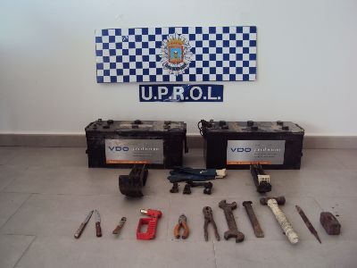 La Polica Local de Lorca detiene al presunto autor del robo de unas bateras de una empresa hortofrutcola de Tercia