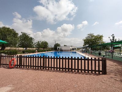 Las piscinas de Zarcilla de Ramos y La Parroquia abren sus puertas en horario de martes a domingo de 13 a 20 horas