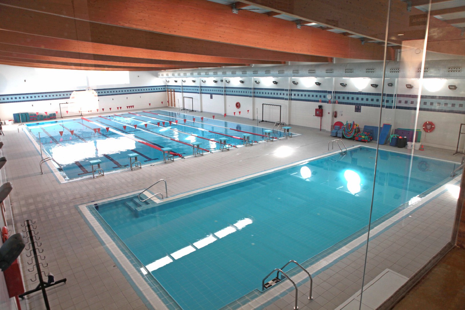 Deportes abre el plazo de preinscripción para los programas acuáticos en las piscinas cubiertas de San Antonio y Felipe VI