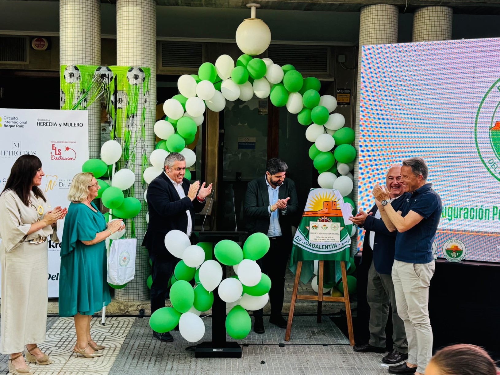 El alcalde de Lorca, Fulgencio Gil, arropa la inauguración oficial de la Peña Bética del Guadalentín-Lorca  